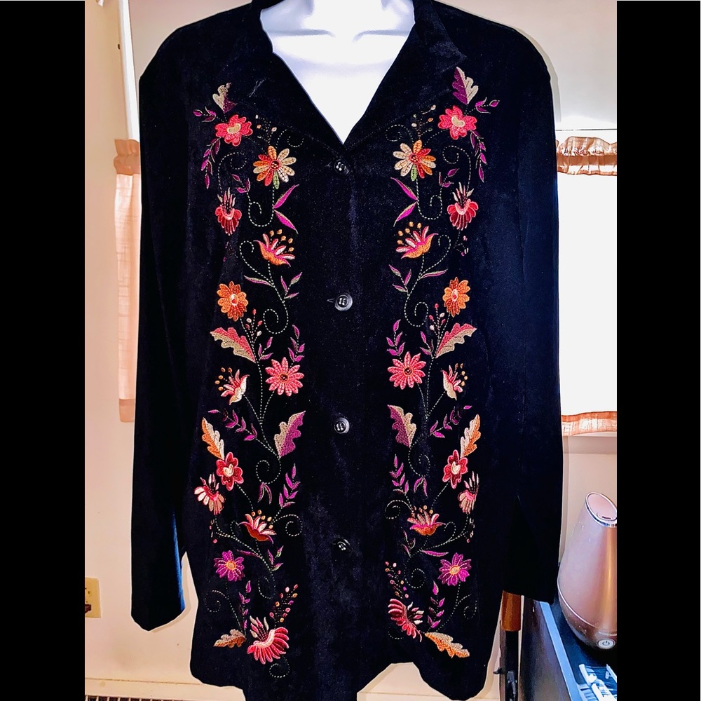 NWOT, Susan Graver Black Floral Top